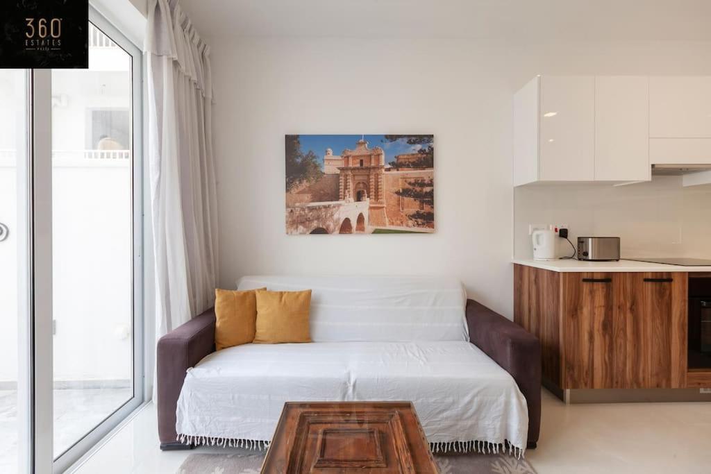 Comfy Apt With Terrace, 5 Mins To Sliema Ferries By 360 Estates Gzira Экстерьер фото