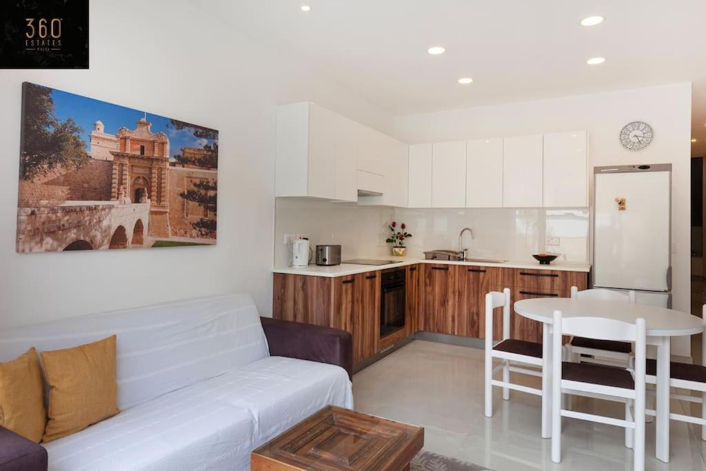 Comfy Apt With Terrace, 5 Mins To Sliema Ferries By 360 Estates Gzira Экстерьер фото