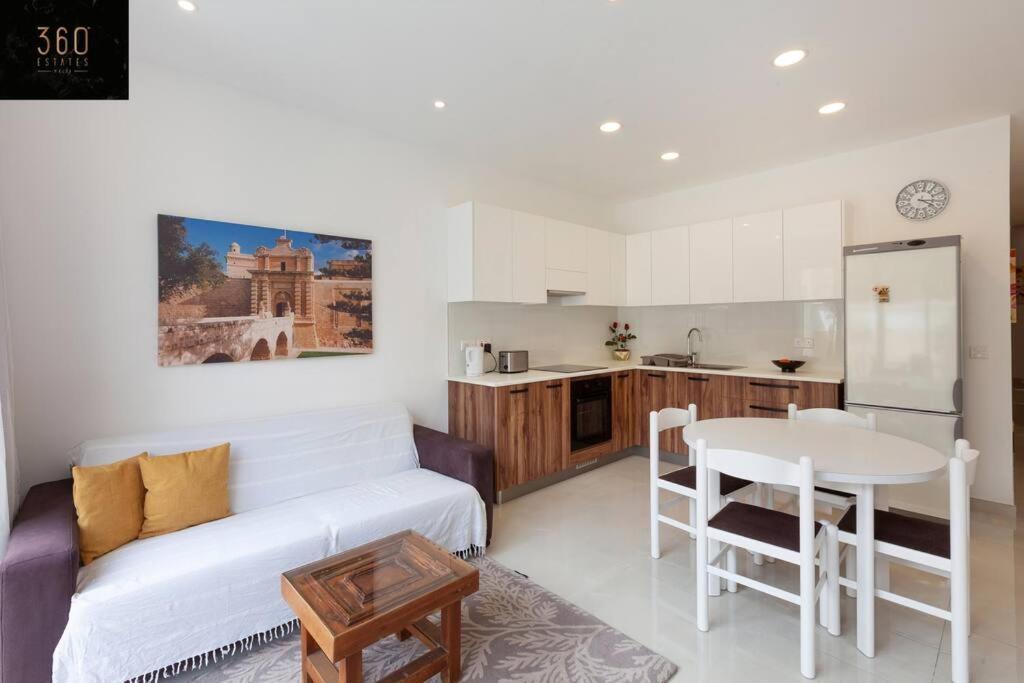 Comfy Apt With Terrace, 5 Mins To Sliema Ferries By 360 Estates Gzira Экстерьер фото