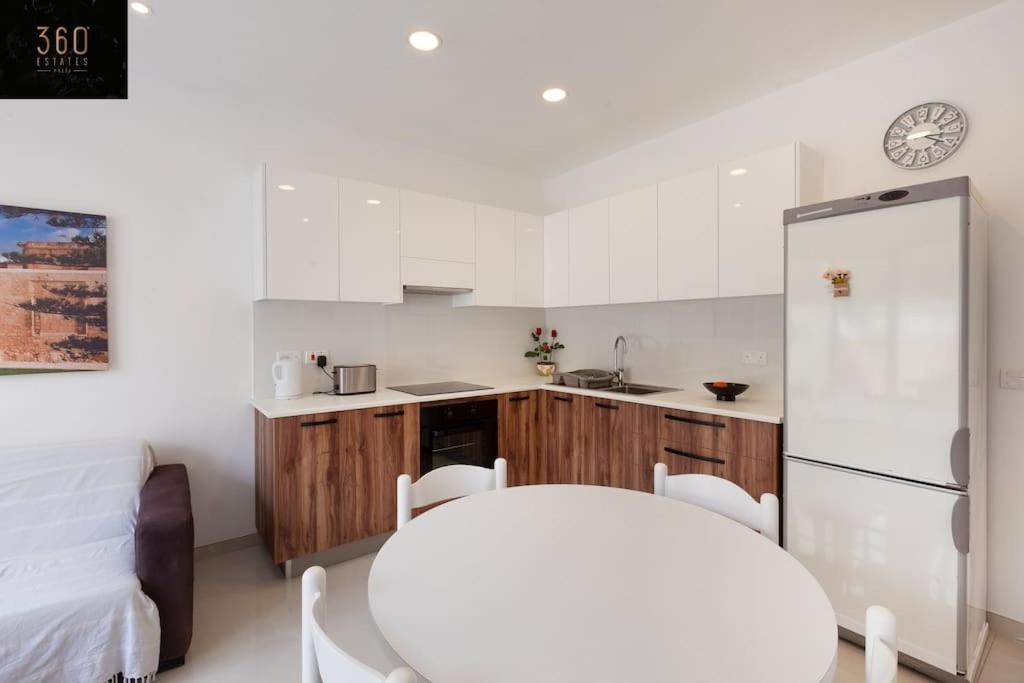 Comfy Apt With Terrace, 5 Mins To Sliema Ferries By 360 Estates Gzira Экстерьер фото